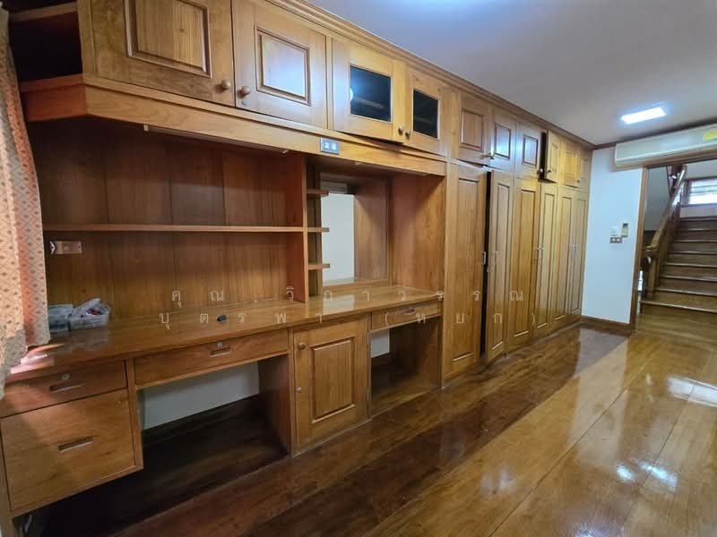 ทาวน์เฮ้าส์ 3 ชั้น 20.5 ตร.ว. หมู่บ้านเจริญรัถทาวน์เฮ้าส์ ซอยเจริญรัถ16/1, Bangkok, ถนนเจริญนคร, Khlong Ton Sai, Khlong San, Bangkok, 2 Bedrooms, 150 sqm, Townhouse For Sale, by คุณ วิภาวรรณ บุตรพา (หยก), 500258161 - DDproperty.com