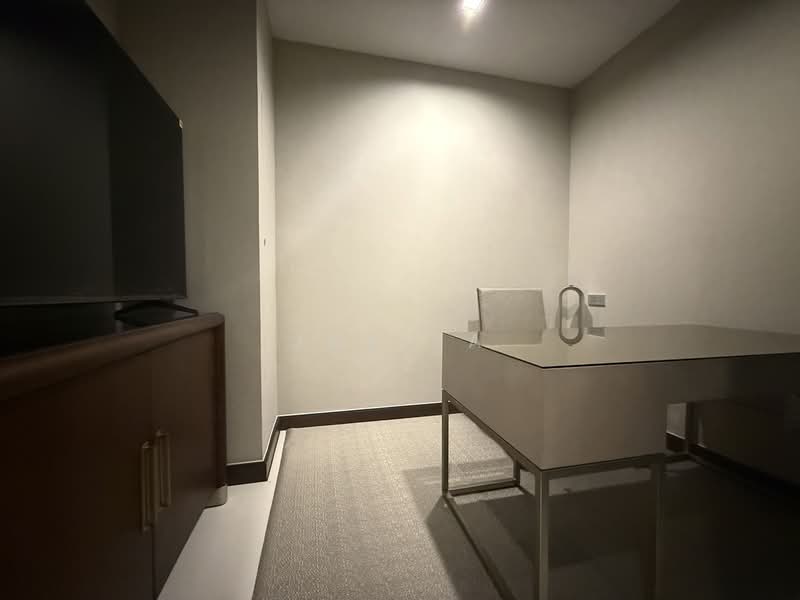 Q1 Sukhumvit, Bangkok, 1 Sukhumvit Road, Khlong Toei, Khlong Toei, Bangkok, 2 Bedrooms, 117 sqm, Condo For Rent, by Jariya, 500258206 - DDproperty.com