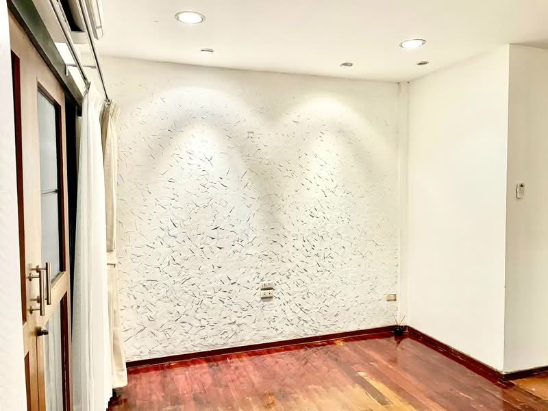 Townhouse for rent, Bangna-Trad Soi 56, near Central Bangna (SPSAD3940), Bangkok, บางนาตราด, Bang Na, Bang Na, Bangkok, 2 Bedrooms, 72 sqm, Townhouse For Rent, by Agent Pla, 500258209 - DDproperty.com