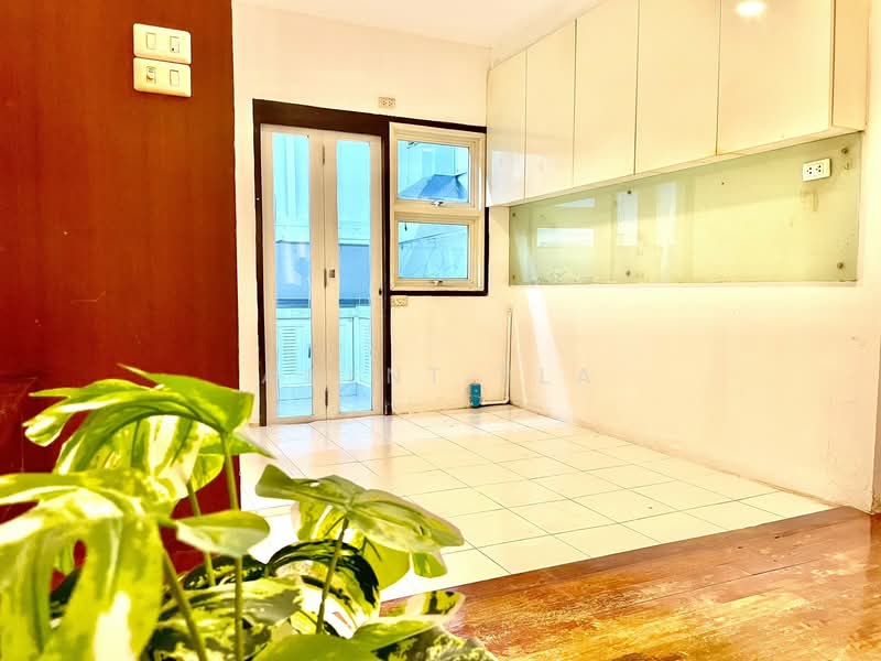 Townhouse for rent, Bangna-Trad Soi 56, near Central Bangna (SPSAD3940), Bangkok, บางนาตราด, Bang Na, Bang Na, Bangkok, 2 Bedrooms, 72 sqm, Townhouse For Rent, by Agent Pla, 500258209 - DDproperty.com