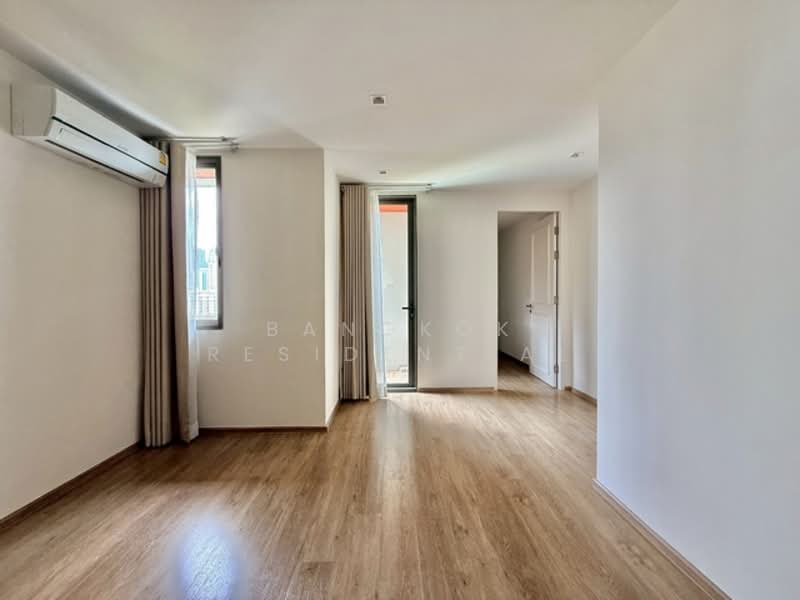 Phatssana Gardens, Bangkok, 19 Soi Ekkamai 6, Sukhumvit 63 Road, Phra Kanong Nua, Watthana, Bangkok, 3 Bedrooms, 345 sqm, Condo For Rent, by Bangkok Residential, 500258237 - DDproperty.com