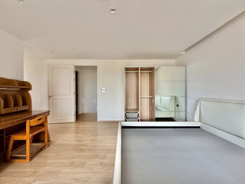 Phatssana Gardens, Bangkok, 19 Soi Ekkamai 6, Sukhumvit 63 Road, Phra Kanong Nua, Watthana, Bangkok, 3 Bedrooms, 345 sqm, Condo For Rent, by Bangkok Residential, 500258237 - DDproperty.com