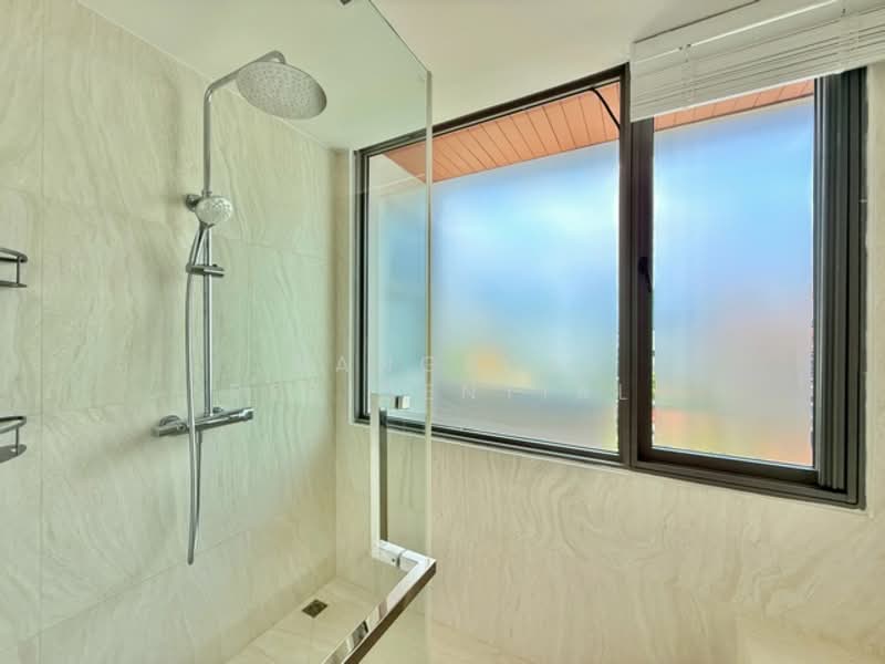 Phatssana Gardens, Bangkok, 19 Soi Ekkamai 6, Sukhumvit 63 Road, Phra Kanong Nua, Watthana, Bangkok, 3 Bedrooms, 345 sqm, Condo For Rent, by Bangkok Residential, 500258237 - DDproperty.com