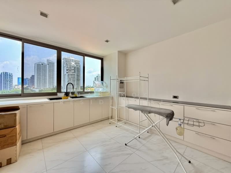 Phatssana Gardens, Bangkok, 19 Soi Ekkamai 6, Sukhumvit 63 Road, Phra Kanong Nua, Watthana, Bangkok, 3 Bedrooms, 345 sqm, Condo For Rent, by Bangkok Residential, 500258237 - DDproperty.com