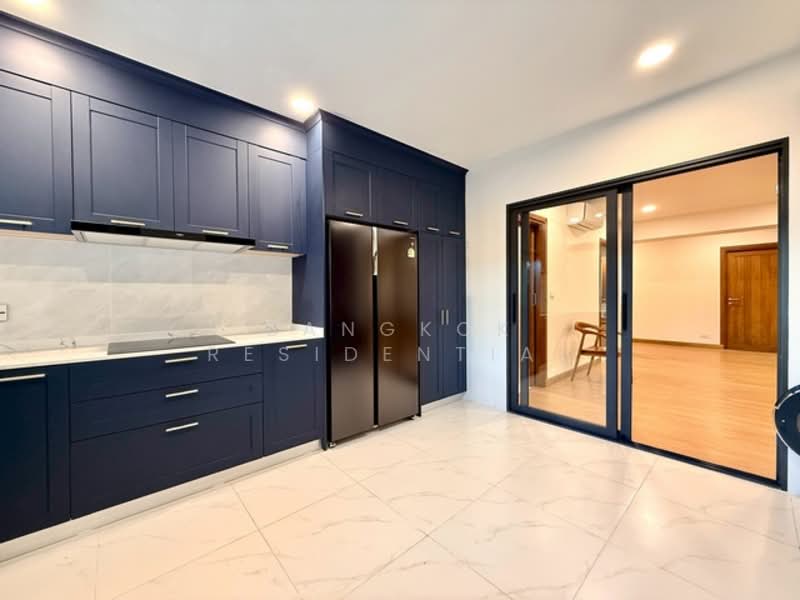 Royal Castle Sukhumvit, Bangkok, 30 Soi Sukhumvit 39, Khlongtoei Nua, Watthana, Bangkok, 3 Bedrooms, 190 sqm, Condo For Rent, by Bangkok Residential, 500258346 - DDproperty.com
