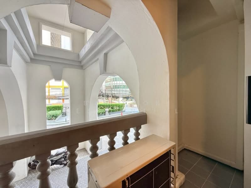 Royal Castle Sukhumvit, Bangkok, 30 Soi Sukhumvit 39, Khlongtoei Nua, Watthana, Bangkok, 3 Bedrooms, 190 sqm, Condo For Rent, by Bangkok Residential, 500258346 - DDproperty.com