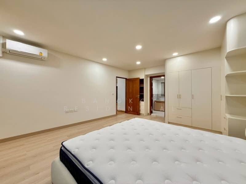 Royal Castle Sukhumvit, Bangkok, 30 Soi Sukhumvit 39, Khlongtoei Nua, Watthana, Bangkok, 3 Bedrooms, 190 sqm, Condo For Rent, by Bangkok Residential, 500258346 - DDproperty.com