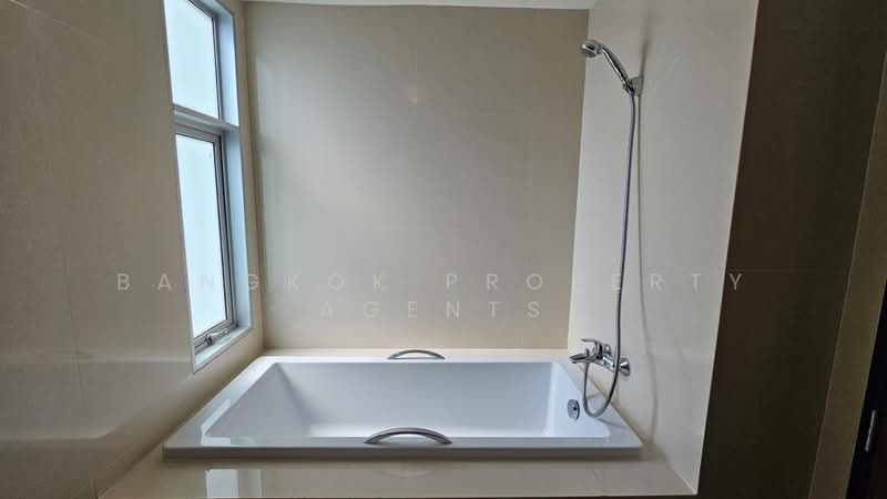 Y.O. Place, Bangkok, 223 Soi Sai Nam Thip 2, Khlong Toei, Bangkok, 2 Bedrooms, 94 sqm, Condo For Rent, by BANGKOK PROPERTY AGENTS, 500258347 - DDproperty.com