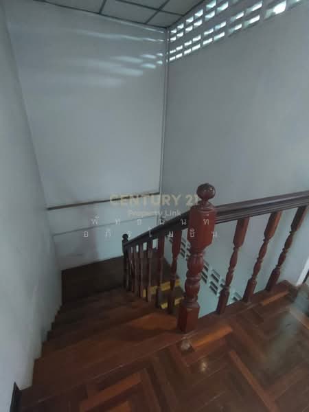 A Spacious Urban Home Awaiting Your Personal Touch, Bangkok, Huai Khwang, Huai Khwang, Bangkok, , 150 sqm, Shophouse For Sale, by Pattanan Apirayothin, 500258390 - DDproperty.com