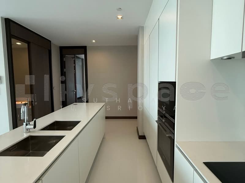 Q1 Sukhumvit, Bangkok, 1 Sukhumvit Road, Khlong Toei, Khlong Toei, Bangkok, 4 Bedrooms, 296 sqm, Condo For Sale, by Suthana Tungsriouya, 500258402 - DDproperty.com