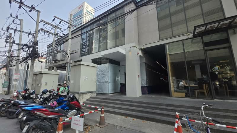 พื้นที่ให้เช่า บ้านก้ามปู อโศก : Space for rent Baankampu Asoke, Bangkok, Khlongtoei Nua, Watthana, Bangkok, , 35 sqm, Retail Space For Rent, by TOAH T., 500258423 - DDproperty.com