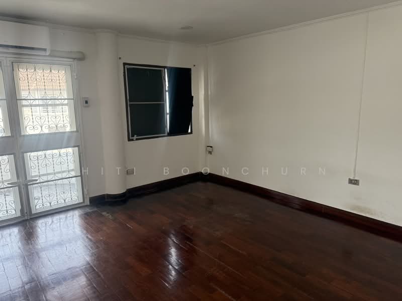 Townhouse, 6 bed, Town in Town, Wang Thonglang, Bangkok, Phlapphla, Wang Thonglang, Bangkok, 6 Bedrooms, 280 sqm, Townhouse For Rent, by Thiti Boonchurn, 500258468 - DDproperty.com