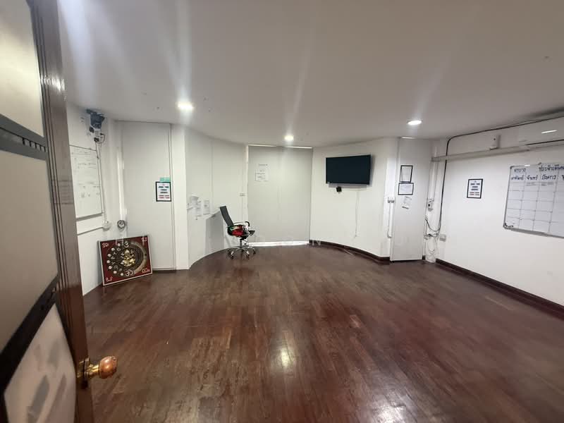 Townhouse, 6 bed, Town in Town, Wang Thonglang, Bangkok, Phlapphla, Wang Thonglang, Bangkok, 6 Bedrooms, 280 sqm, Townhouse For Rent, by Thiti Boonchurn, 500258468 - DDproperty.com