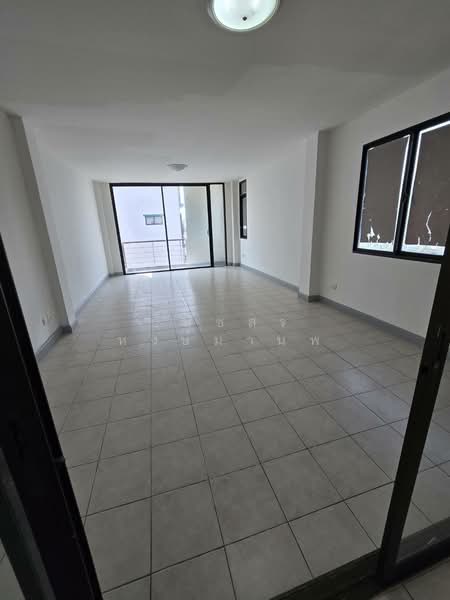 Townhome The Vallage ปัญญา-รามอินทรา, Bangkok, ปัญญา-รามอินทรา, Bang Chun, Khlong Sam Wa, Bangkok, , 250 sqm, Shophouse For Sale, by Thanatsorn Hongmanop, 500258520 - DDproperty.com