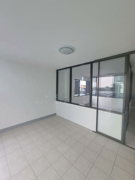 Selling Townhome The Village Punya-Ramintra 3.49 mb, Bangkok, ปัญญา-รามอินทรา, Bang Chun, Khlong Sam Wa, Bangkok, , 250 sqm, Shophouse For Sale, by Thanatsorn Hongmanop, 500258520 - DDproperty.com