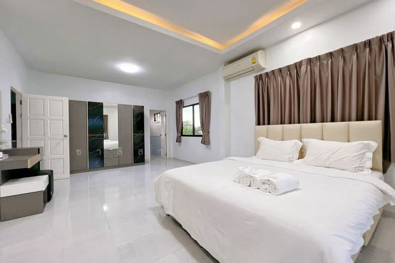Royal View Village, Chon Buri (Pattaya), Soi Royal View Village, Nong Pru, Bang Lamung (Pattaya), Chon Buri (Pattaya), 4 Bedrooms, 220 sqm, Single Detached House For Sale, by ชาลิสา ปัสสาคร, 500258541 - DDproperty.com