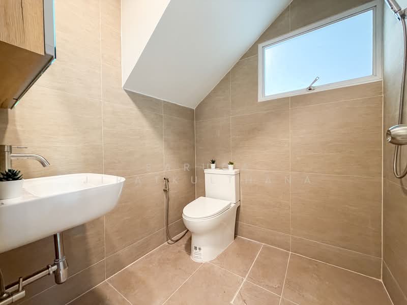 The Villa Rattanathibet : เดอะ วิลล่า รัตนาธิเบศร์, นนทบุรี, ถนน รัตนาธิเบศร์, ท่าอิฐ, ปากเกร็ด, นนทบุรี, 190 ตร.ม., บ้านแฝด ขาย, โดย Saruda Jiratkulthana, 500258550 - DDproperty.com