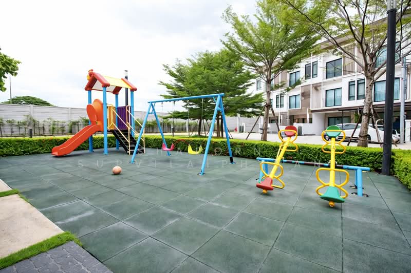 Patio Srinakarin-Rama 9, Bangkok, Krungthep Kreetha Road, Hua Mak, Bang Kapi, Bangkok, 3 Bedrooms, 180 sqm, Townhouse For Rent, by Shaporn Supvilaiphisan, 500258574 - DDproperty.com