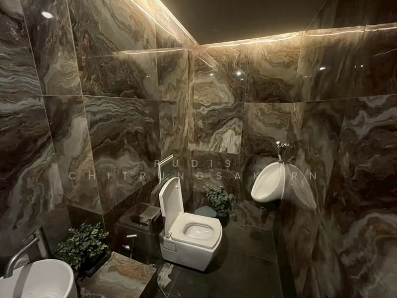 Rooftop Takeover in Sukhumvit – Asoke – Phrom Phong, Bangkok, Khlong Toei, Khlong Toei, Bangkok, , 214 sqm, Retail Space For Rent, by Pudis Chitrungsakorn, 500258611 - DDproperty.com