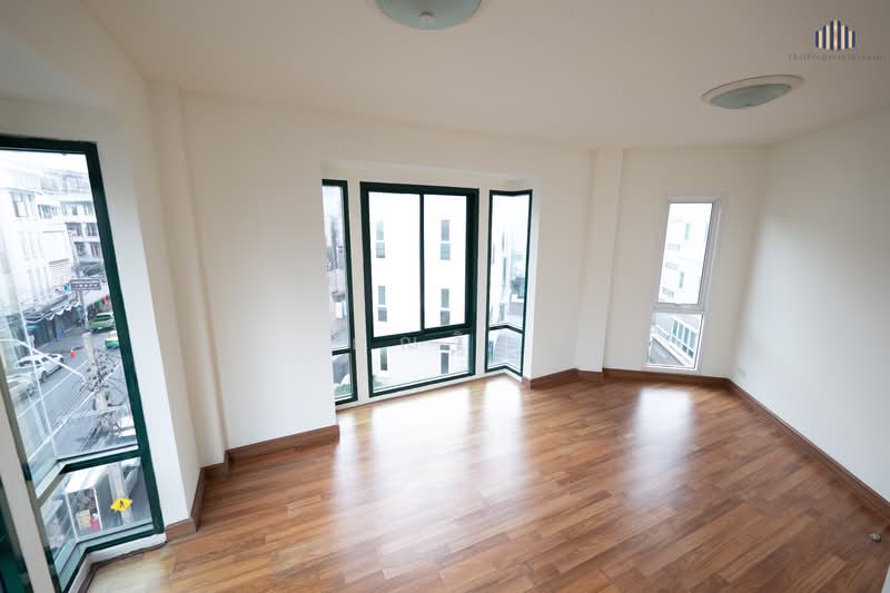 Ivy Chinatown, Bangkok, Maitrichit Road, Pom Prap, Pom Prap Sattru Phai, Bangkok, 6 Bedrooms, 163 sqm, Condo For Rent, by คุณริช, 500258615 - DDproperty.com