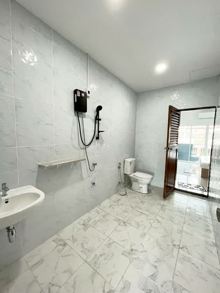 หมู่บ้านคลองจั่นวิลล่า 1 ซอยนวมินทร์ 32, Bangkok, Khlong Kum, Bueng Kum, Bangkok, 1 Bedroom, 190 sqm, Townhouse For Rent, by Airada Parasarn, 500258621 - DDproperty.com