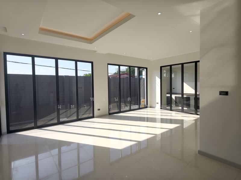 Feel Town Lat Phrao 101, Bangkok, ลาดพร้าว, Khlong Chaokhun Sing, Wang Thonglang, Bangkok, 4 Bedrooms, 270 sqm, Single Detached House For Sale, by พเนตร มหามิตรานนท์, 500258646 - DDproperty.com