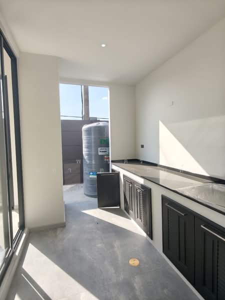 Feel Town Lat Phrao 101, Bangkok, ลาดพร้าว, Khlong Chaokhun Sing, Wang Thonglang, Bangkok, 4 Bedrooms, 270 sqm, Single Detached House For Sale, by พเนตร มหามิตรานนท์, 500258646 - DDproperty.com