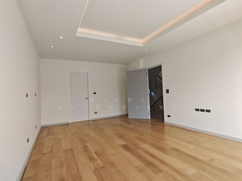 Feel Town Lat Phrao 101, Bangkok, ลาดพร้าว, Khlong Chaokhun Sing, Wang Thonglang, Bangkok, 4 Bedrooms, 270 sqm, Single Detached House For Sale, by พเนตร มหามิตรานนท์, 500258646 - DDproperty.com