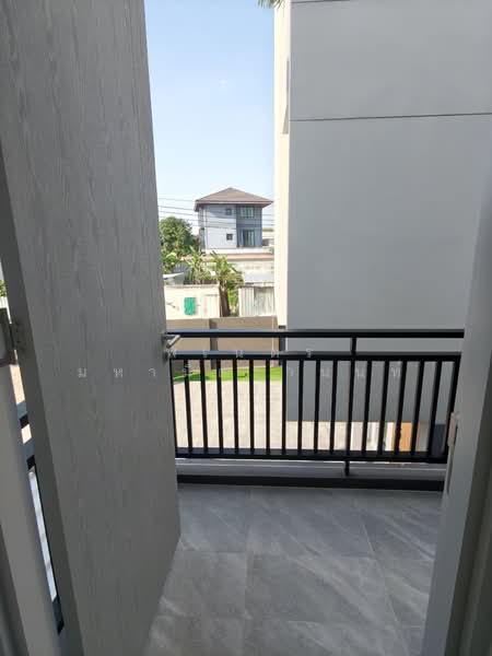 Feel Town Lat Phrao 101, Bangkok, ลาดพร้าว, Khlong Chaokhun Sing, Wang Thonglang, Bangkok, 4 Bedrooms, 270 sqm, Single Detached House For Sale, by พเนตร มหามิตรานนท์, 500258646 - DDproperty.com