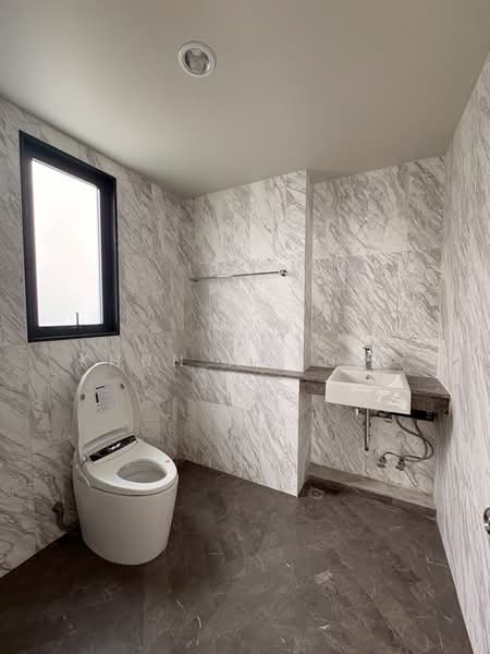 บ้านกลางเมือง ลาดพร้าว-โยธินพัฒนา, Bangkok, Lat Phrao, Lat Phrao, Bangkok, 4 Bedrooms, 350 sqm, Single Detached House For Sale, by Khun Amanda, 500258716 - DDproperty.com