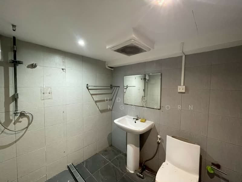 Commercial space for rent in Sukhumvit – Phra Khanong, Bangkok, Phra Kanong, Khlong Toei, Bangkok, , 50 sqm, Retail Space For Rent, by Pudis Chitrungsakorn, 500258720 - DDproperty.com