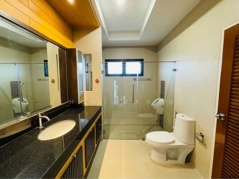 Rent a detached house for 3 hours. Location of 210 square wah, Ratchada 32 road, full furniture Ther, Bangkok, Chan Kasem, Chatuchak, Bangkok, 7 Bedrooms, 450 sqm, Single Detached House For Rent, by Khun Aranya, 500258742 - DDproperty.com