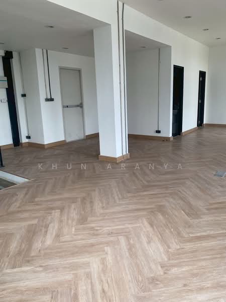 Sriwara Town in Town, Bangkok, Sriwara Road, Phlapphla, Wang Thonglang, Bangkok, Studio, 550 sqm, Townhouse For Rent, by Khun Aranya, 500258778 - DDproperty.com