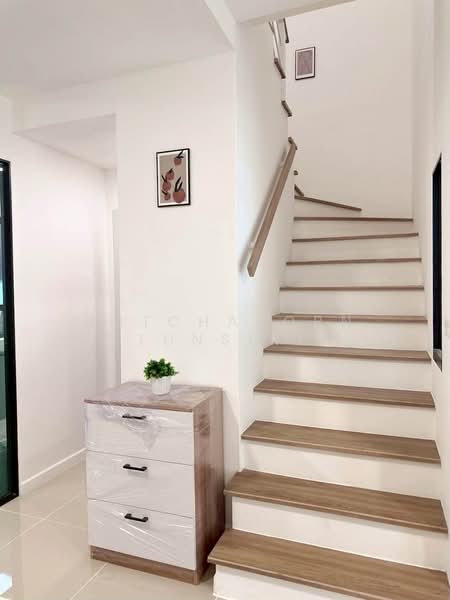 ทาวน์เฮ้าส์ในโครงการ ให้เช่า – ใกล้บิ๊กซีแม่เหียะ เพียง 5 นาที ค่าเช่า 23,000 บาท / เดือน No.9H1038, Chiang Mai, Mae Hia, Muang Chiang Mai, Chiang Mai, 3 Bedrooms, 110 sqm, Townhouse For Rent, by Rutchaporn Tunsiri, 500258797 - DDproperty.com