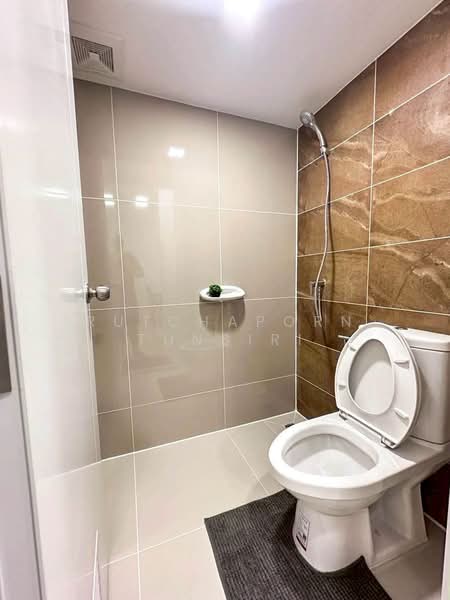 ทาวน์เฮ้าส์ในโครงการ ให้เช่า – ใกล้บิ๊กซีแม่เหียะ เพียง 5 นาที ค่าเช่า 23,000 บาท / เดือน No.9H1038, Chiang Mai, Mae Hia, Muang Chiang Mai, Chiang Mai, 3 Bedrooms, 110 sqm, Townhouse For Rent, by Rutchaporn Tunsiri, 500258797 - DDproperty.com