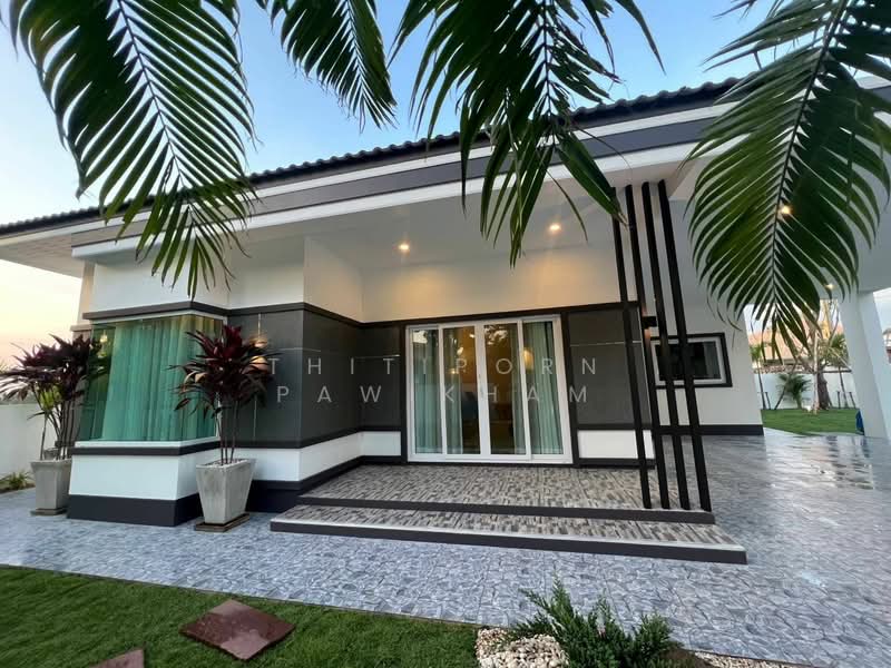 undefined, Chon Buri (Pattaya), Poong, Bang Lamung (Pattaya), Chon Buri (Pattaya), 3 Bedrooms, 200 sqm, Single Detached House For Sale, by Thitiporn Pawikham, 500258837 - DDproperty.com