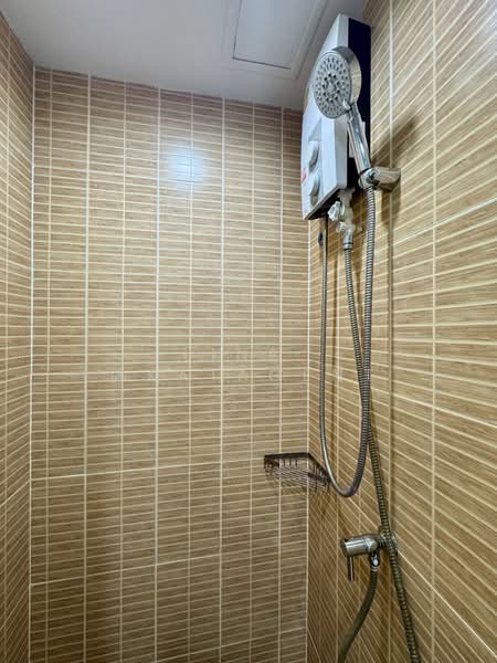 Lumpini Ville Ramkhamhaeng 60/2, Bangkok, 7 Soi Ramkhamhaeng 60/1, Ramkhamhaeng Road, Hua Mak, Bang Kapi, Bangkok, 2 Bedrooms, 45 sqm, Condo For Rent, by Line: @KatAgent, 500258839 - DDproperty.com