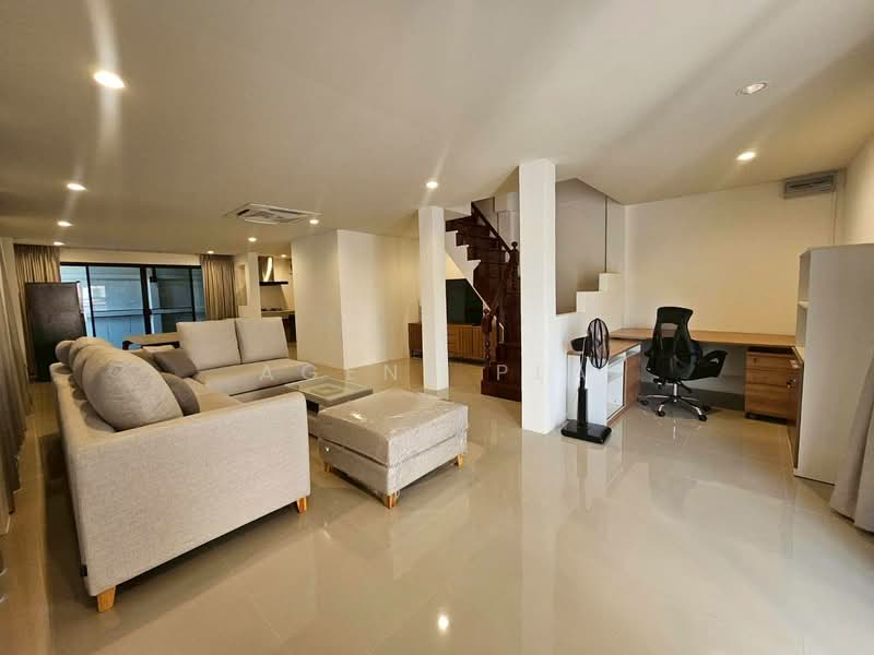 ให้เช่า - ให้เช่า Townhouse หลังมุม สุขุมวิท 72 ใกล้บีทีเอสแบริ่ง (SPSP653), สมุทรปราการ