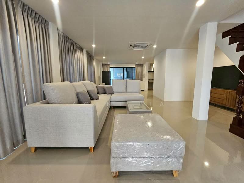 ให้เช่า - ให้เช่า Townhouse หลังมุม สุขุมวิท 72 ใกล้บีทีเอสแบริ่ง (SPSP653), สมุทรปราการ