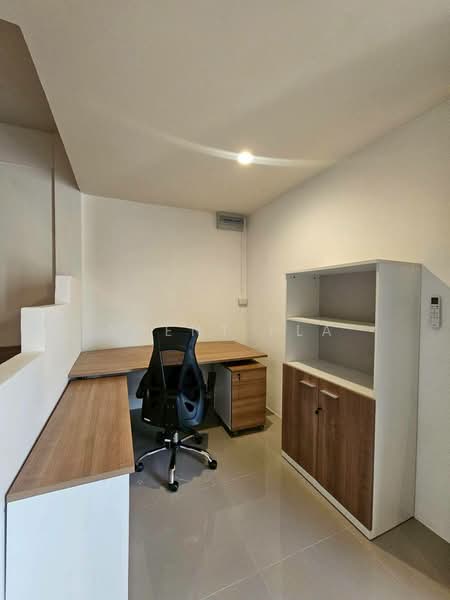 ให้เช่า - ให้เช่า Townhouse หลังมุม สุขุมวิท 72 ใกล้บีทีเอสแบริ่ง (SPSP653), สมุทรปราการ