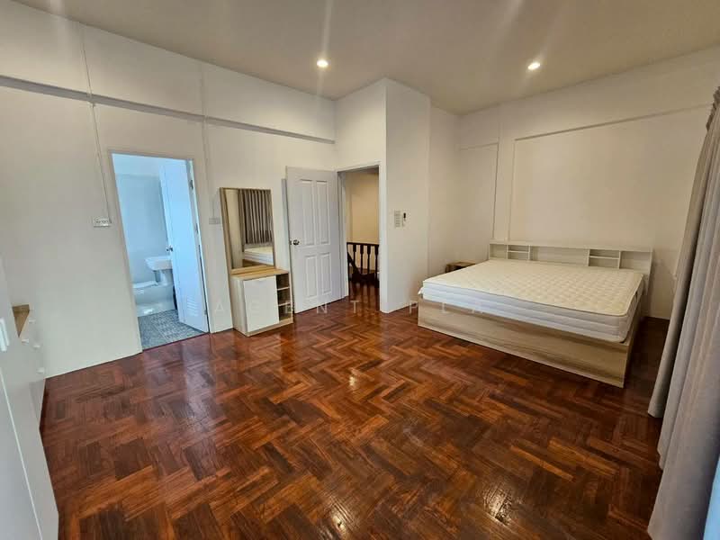 ให้เช่า - ให้เช่า Townhouse หลังมุม สุขุมวิท 72 ใกล้บีทีเอสแบริ่ง (SPSP653), สมุทรปราการ