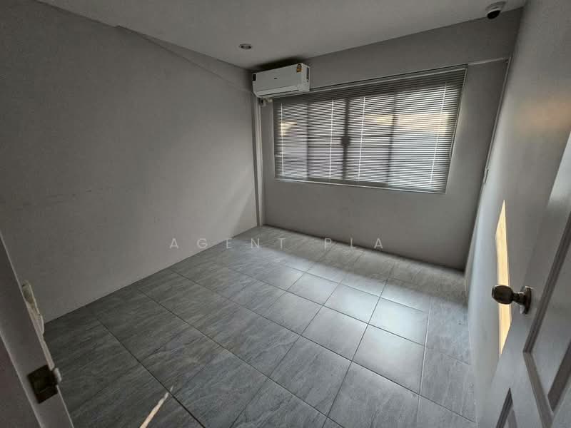 For Rent - Townhouse for Rent (Corner Unit), Sukhumvit 72 near BTS Bearing (SPSP654), Samut Prakan