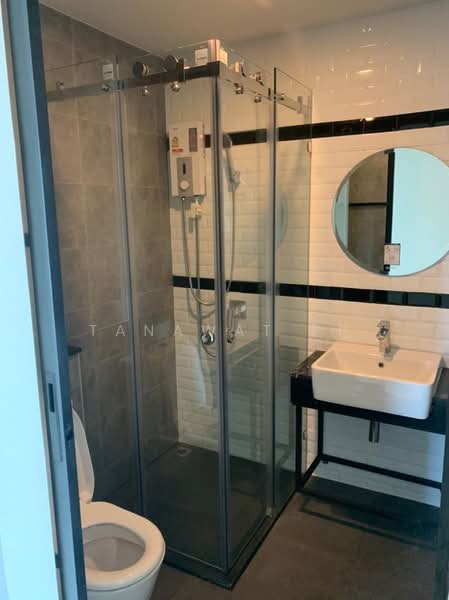 Brix Charan 64, Bangkok, 696 Charan Sanit Wong Road, Bang Yi Khan, Bang Phlat, Bangkok, 2 Bedrooms, 52 sqm, Condo For Rent, by Tanawat PP, 500258940 - DDproperty.com