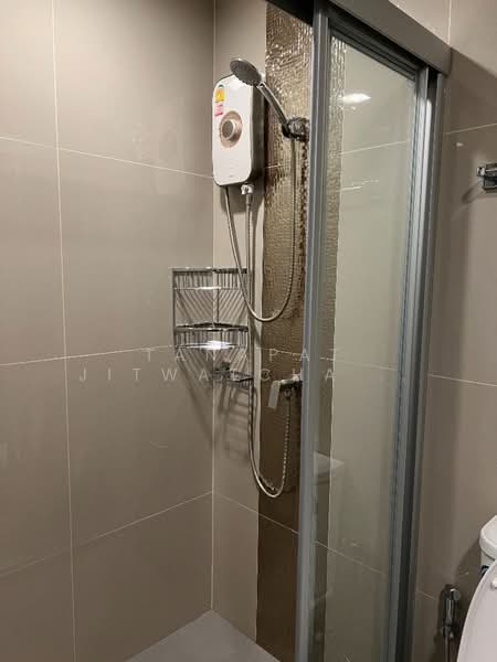 IDEO Sathorn-Wongwian Yai, Bangkok, 219 Soi Krung Thonburi 1, Khlong Ton Sai, Khlong San, Bangkok, 1 Bedroom, 28 sqm, Condo For Rent, by Tanapat Jitwatcharakomol, 500258969 - DDproperty.com
