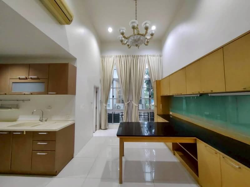 Baan Klang Krung Sathorn-Narathiwas : บ้านกลางกรุง สาทร-นราธิวาส, กรุงเทพ, 599 ถนนนนทรี, ช่องนนทรี, ยานนาวา, กรุงเทพ, 316 ตร.ม., ทาวน์เฮ้าส์ ขาย, โดย Khun Sai, 500259003 - DDproperty.com