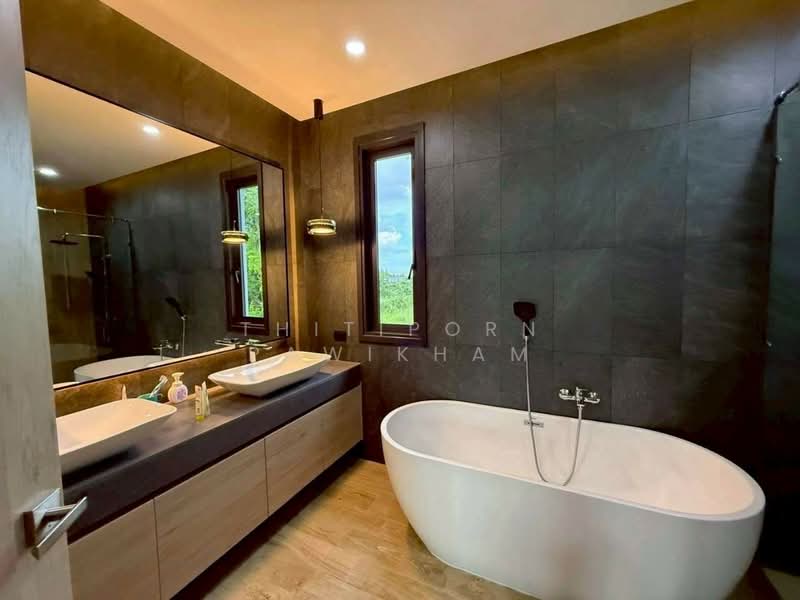 undefined, Chon Buri (Pattaya), Nong Pru, Bang Lamung (Pattaya), Chon Buri (Pattaya), 5 Bedrooms, 330 sqm, Single Detached House For Sale, by Thitiporn Pawikham, 500259033 - DDproperty.com