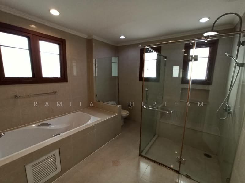 Narasiri Pattanakarn-Srinakarin, Bangkok, 878 Soi Srinakarin 20, Khlong Chan, Bang Kapi, Bangkok, 5 Bedrooms, 440 sqm, Single Detached House For Rent, by Ramita  Theptham, 500259036 - DDproperty.com
