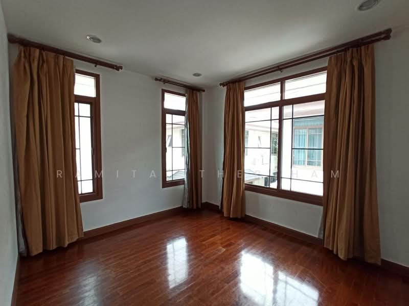 Narasiri Pattanakarn-Srinakarin, Bangkok, 878 Soi Srinakarin 20, Khlong Chan, Bang Kapi, Bangkok, 5 Bedrooms, 440 sqm, Single Detached House For Rent, by Ramita  Theptham, 500259036 - DDproperty.com