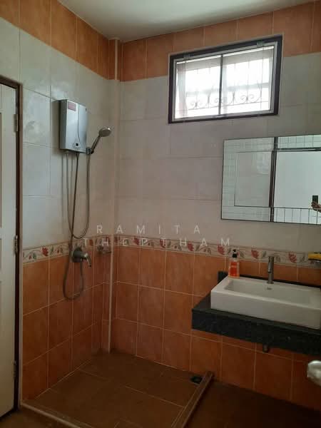 undefined, Bangkok, Samsen Nok, Huai Khwang, Bangkok, 3 Bedrooms, 60 sqm, Single Detached House For Rent, by Ramita  Theptham, 500259058 - DDproperty.com