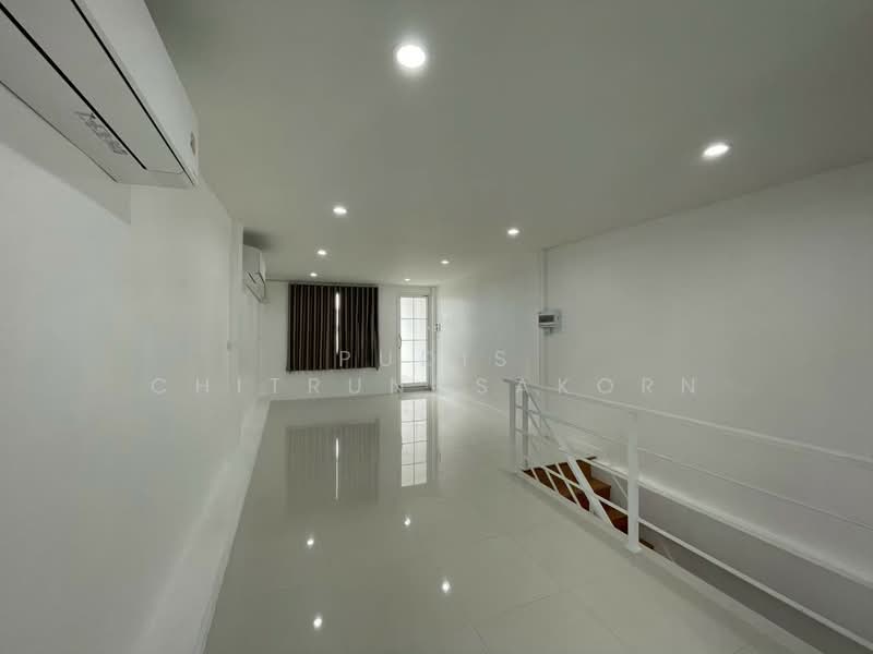 4-Storey Townhouse for Rent – Sathu Pradit (Near Rama 3), Bangkok, Bang Pong Pang, Yan Nawa, Bangkok, , 250 sqm, Shophouse For Rent, by Pudis Chitrungsakorn, 500259111 - DDproperty.com